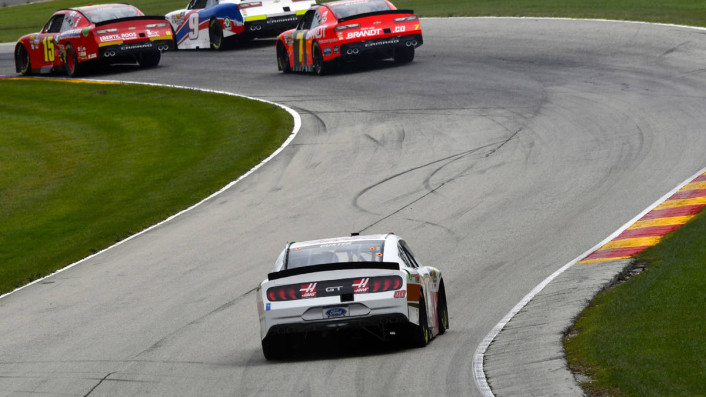 1016868809-lat-20180824-18ra1nk00500